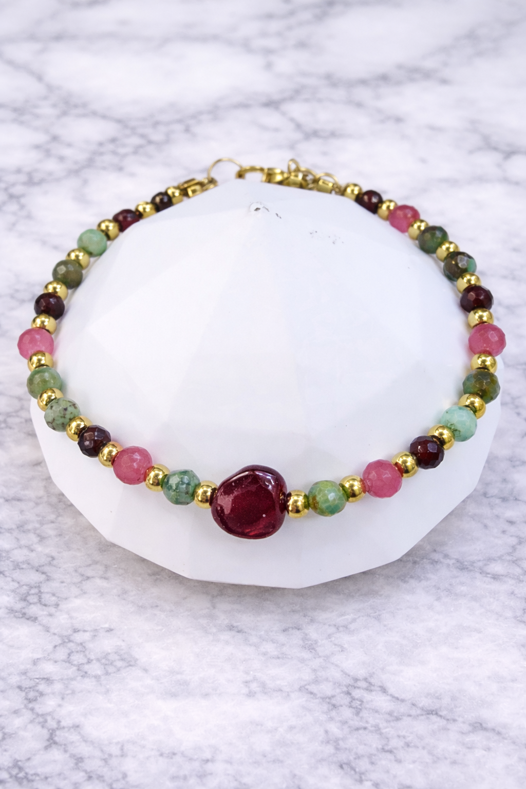 Pulsera Aura Floral con granate, turquesa peruana, cuarcita fucsia - Gaia Lux